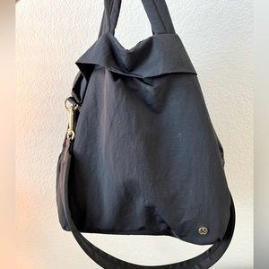 Lululemon On My Level Bag 2.0 19L in black
